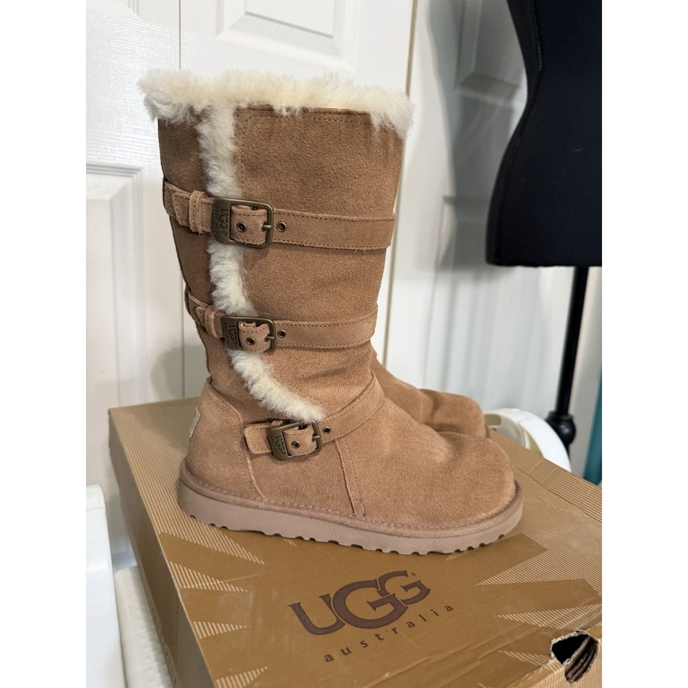 Uggs‎ Maddie 11 Boots Kids Size 5